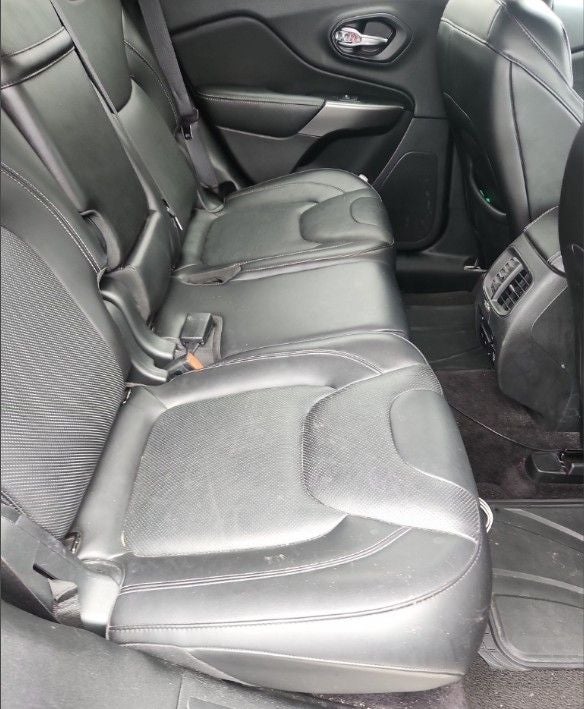 2019 Jeep Cherokee Overland