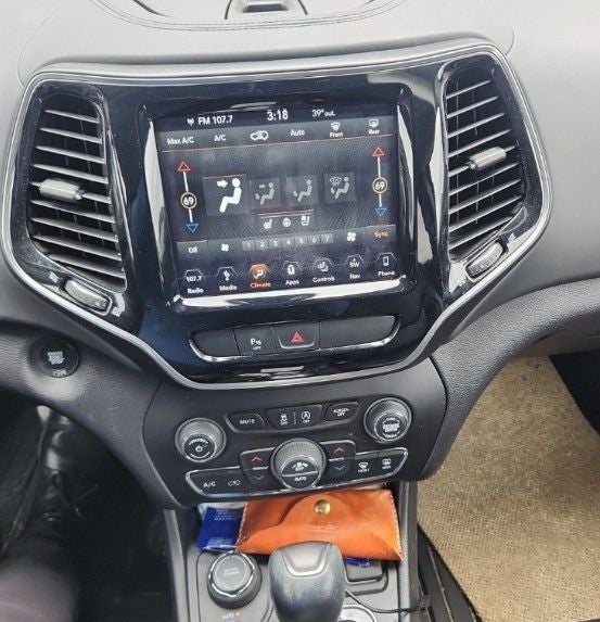 2019 Jeep Cherokee Overland