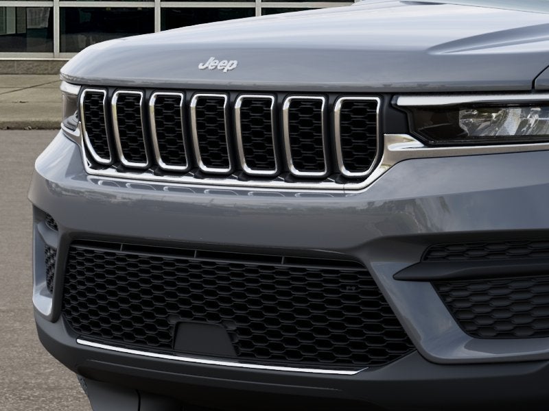 2027 Jeep Grand Cherokee Laredo