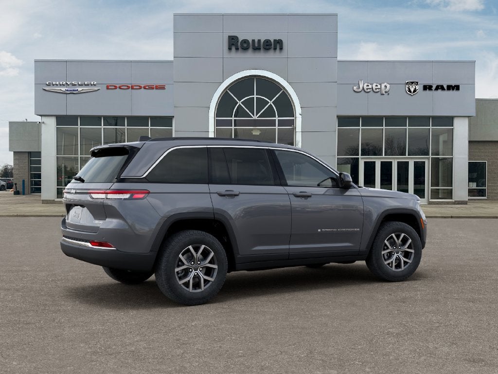 2027 Jeep Grand Cherokee Laredo