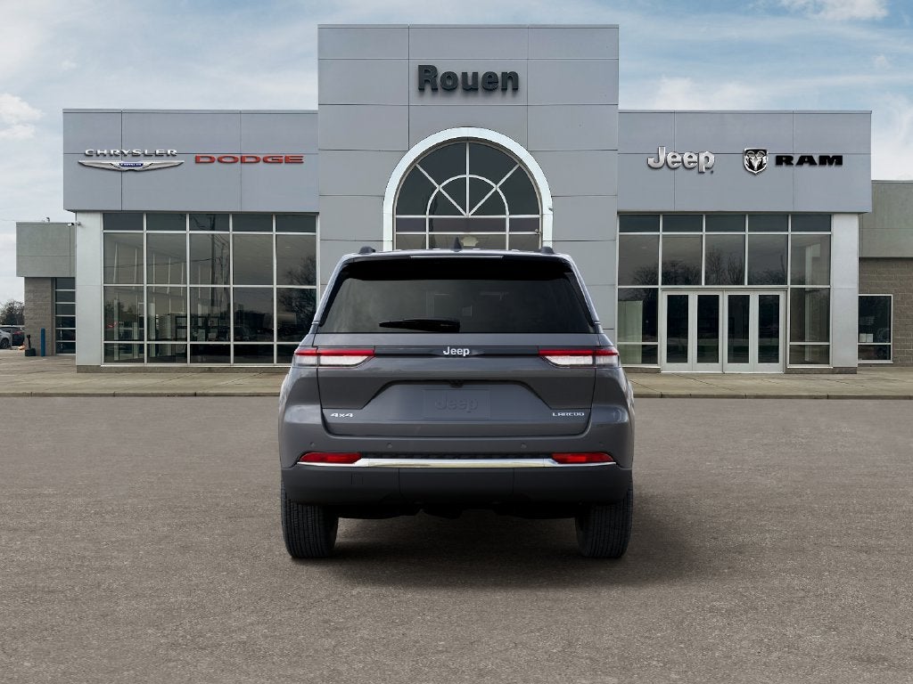 2027 Jeep Grand Cherokee Laredo