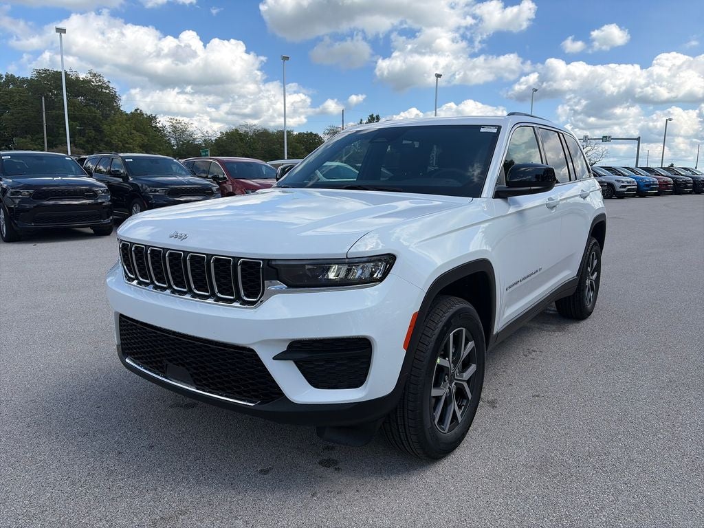 2027 Jeep Grand Cherokee Laredo X
