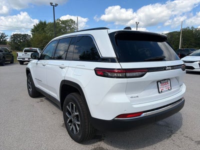 2027 Jeep Grand Cherokee Laredo X