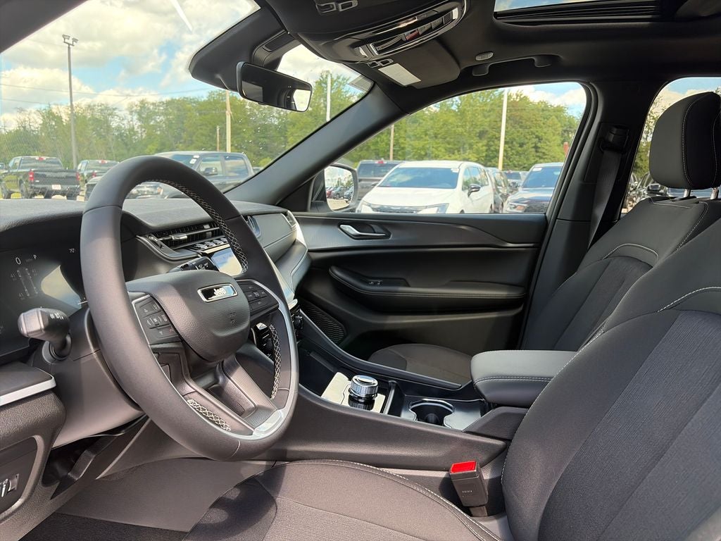 2027 Jeep Grand Cherokee Laredo X