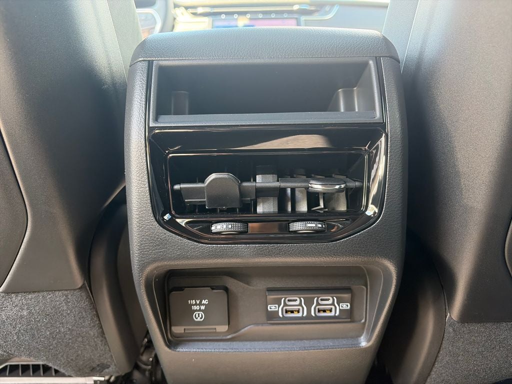 2027 Jeep Grand Cherokee Laredo X