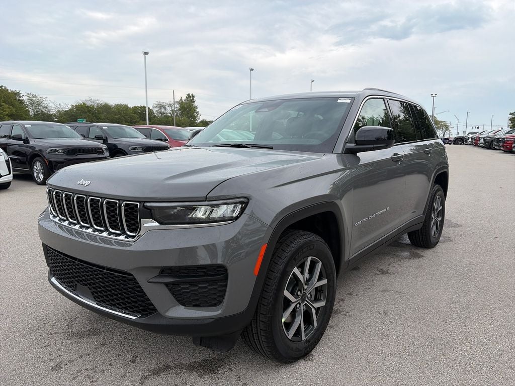 2027 Jeep Grand Cherokee Laredo X