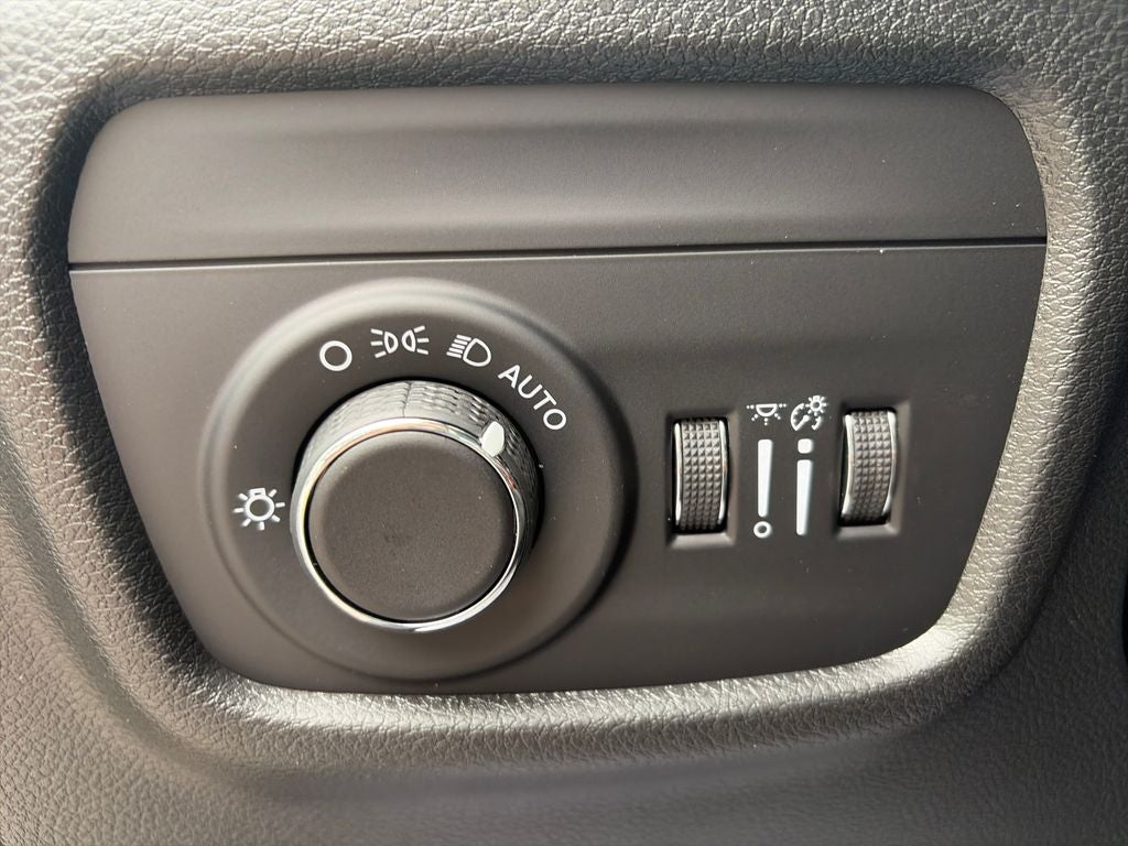 2027 Jeep Grand Cherokee Laredo X