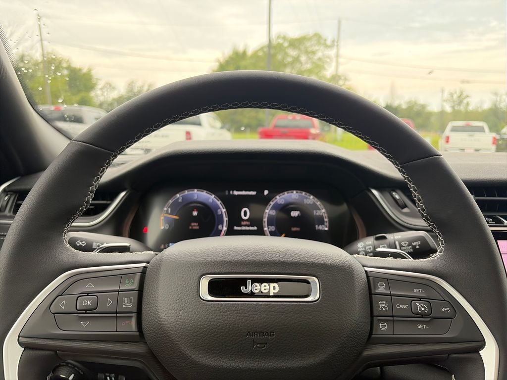2027 Jeep Grand Cherokee Laredo X