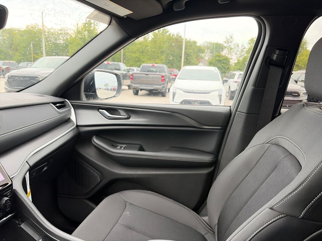 2027 Jeep Grand Cherokee Laredo X
