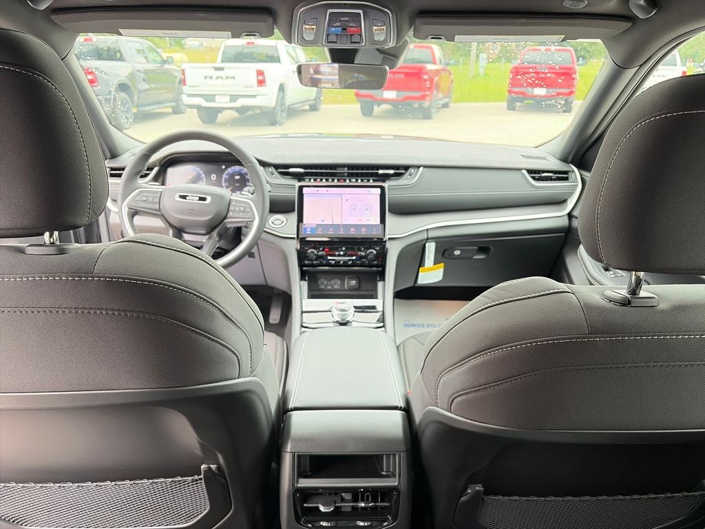 2027 Jeep Grand Cherokee Laredo X
