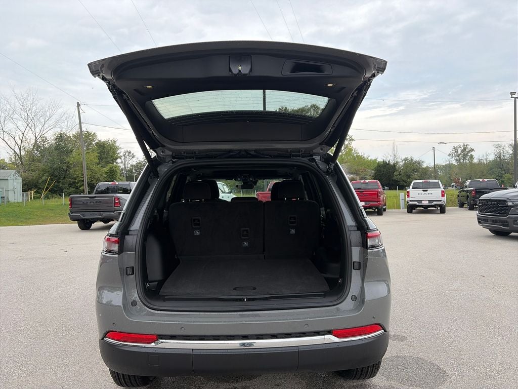2027 Jeep Grand Cherokee Laredo X