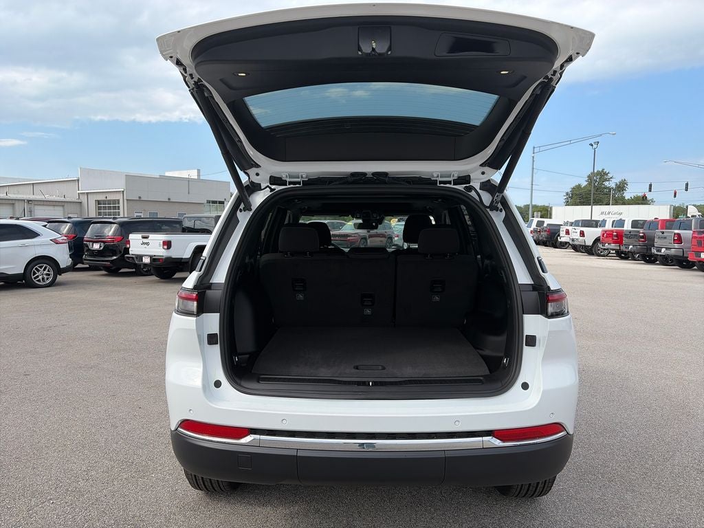 2026 Jeep Grand Cherokee Laredo X