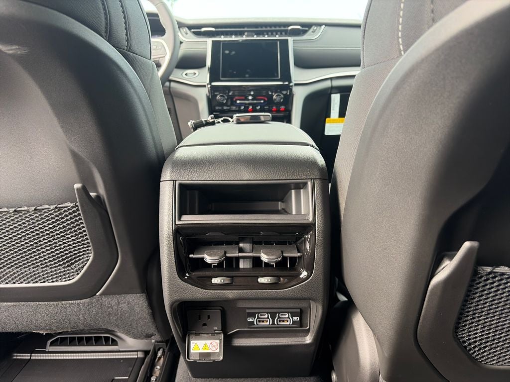 2026 Jeep Grand Cherokee Laredo X
