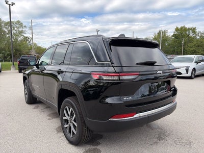 2027 Jeep Grand Cherokee Laredo