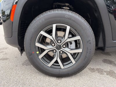 2027 Jeep Grand Cherokee Laredo