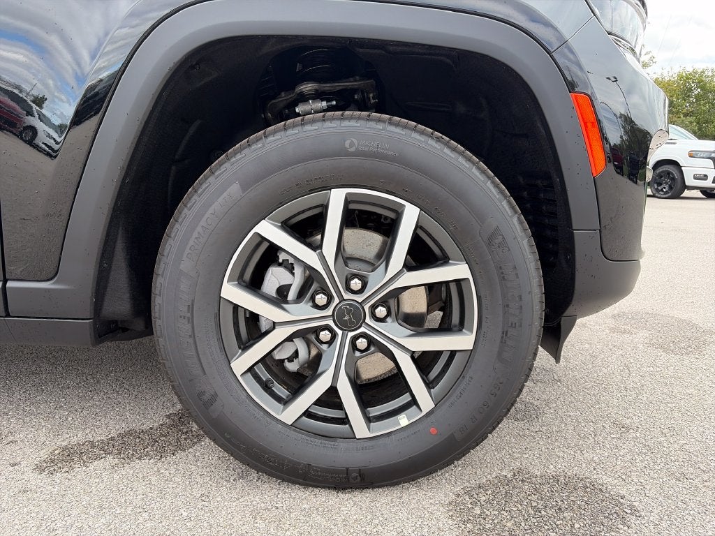 2027 Jeep Grand Cherokee Laredo
