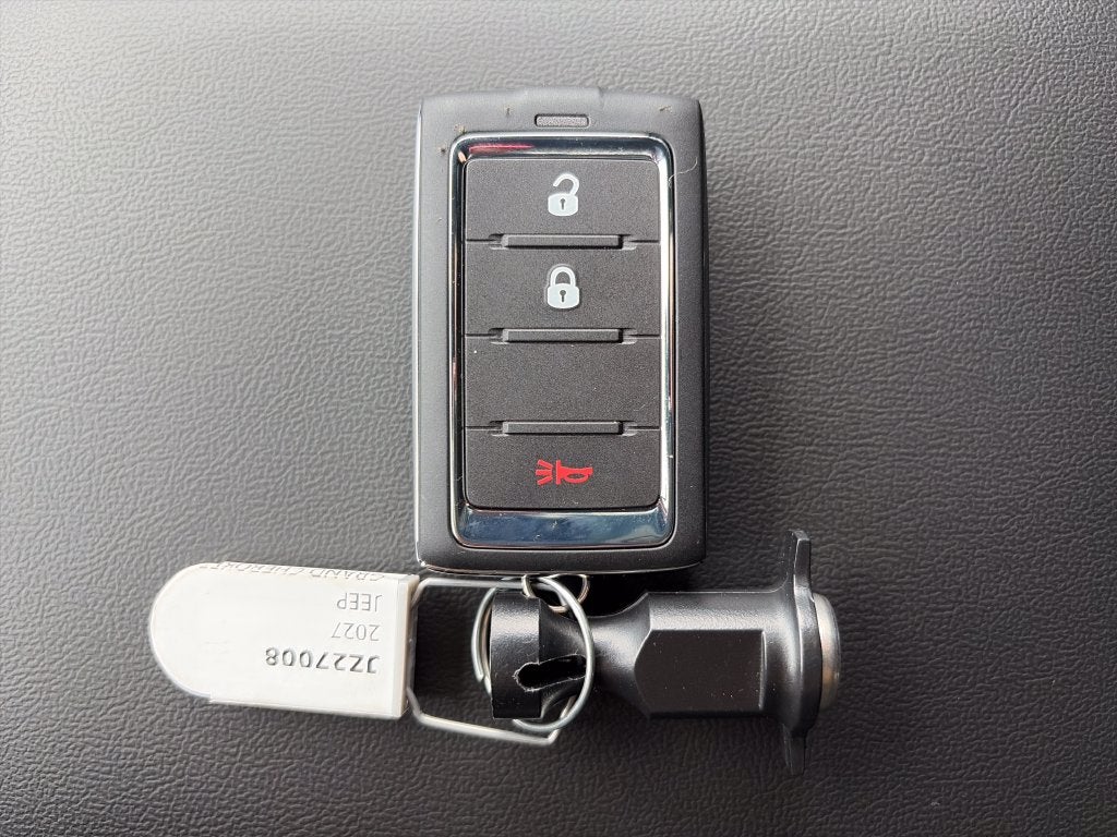 2027 Jeep Grand Cherokee Laredo