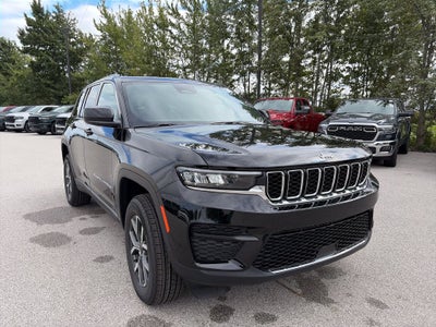 2027 Jeep Grand Cherokee Laredo