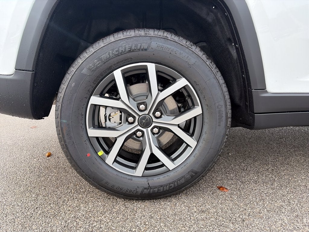 2027 Jeep Grand Cherokee Laredo