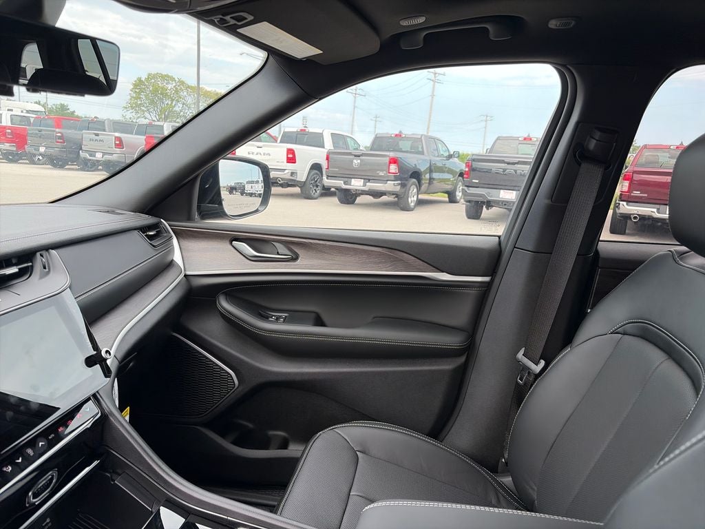2026 Jeep Grand Cherokee Limited Reserve