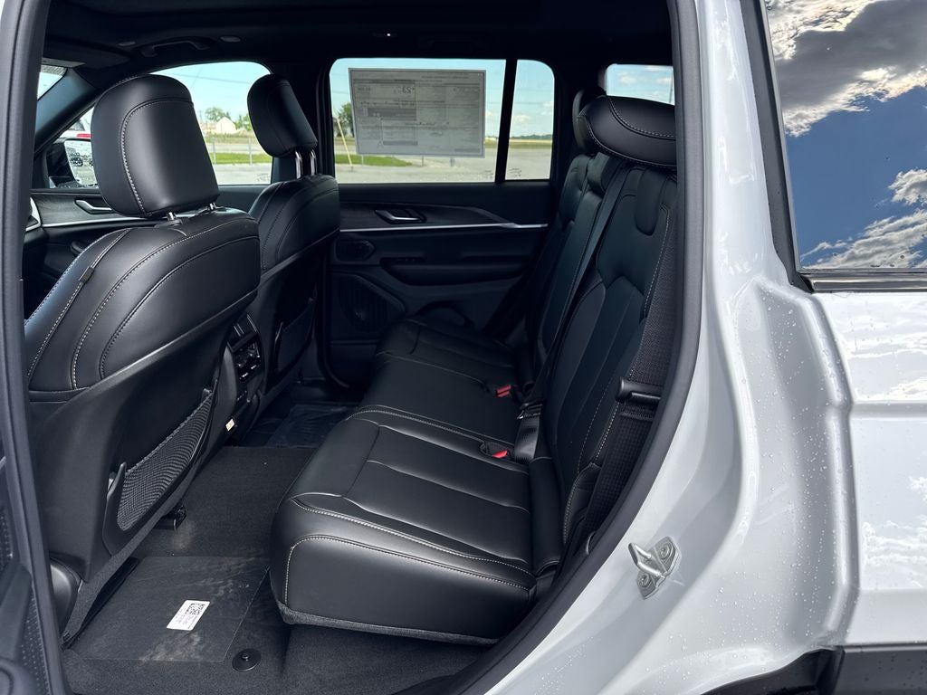 2026 Jeep Grand Cherokee Base