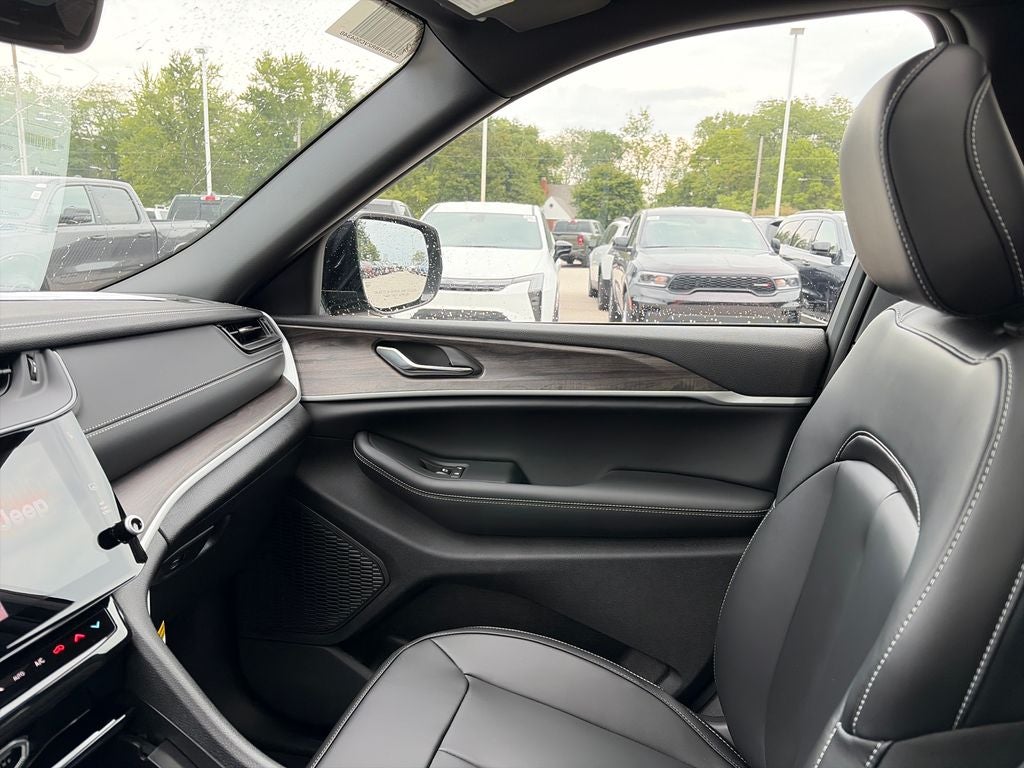 2027 Jeep Grand Cherokee Limited