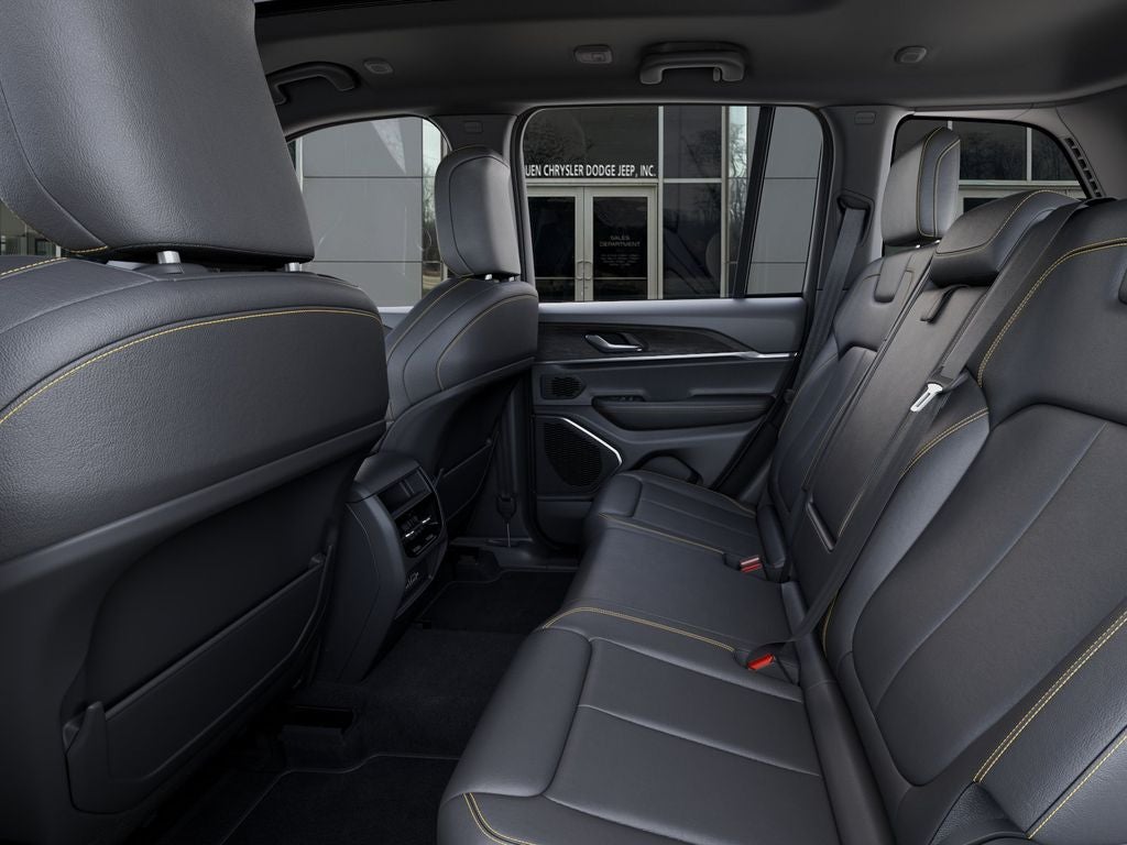 2026 Jeep Grand Cherokee Base