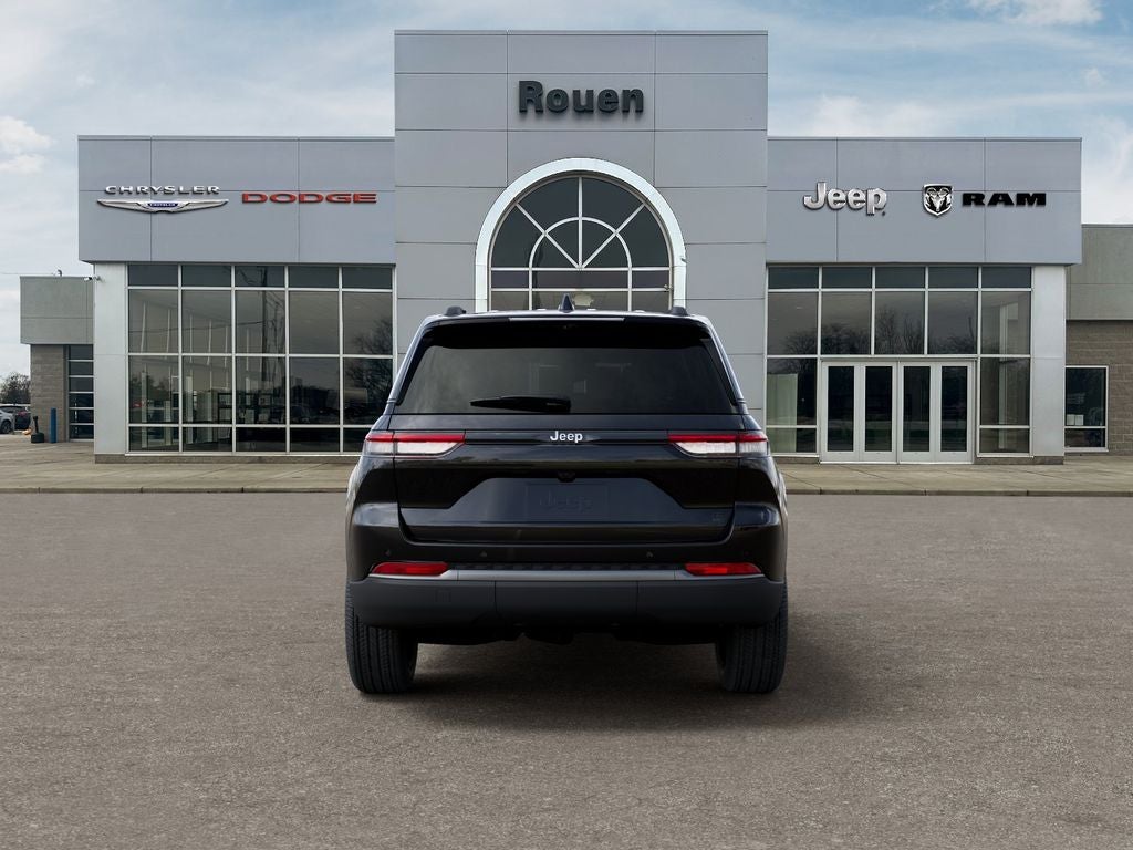2026 Jeep Grand Cherokee Base