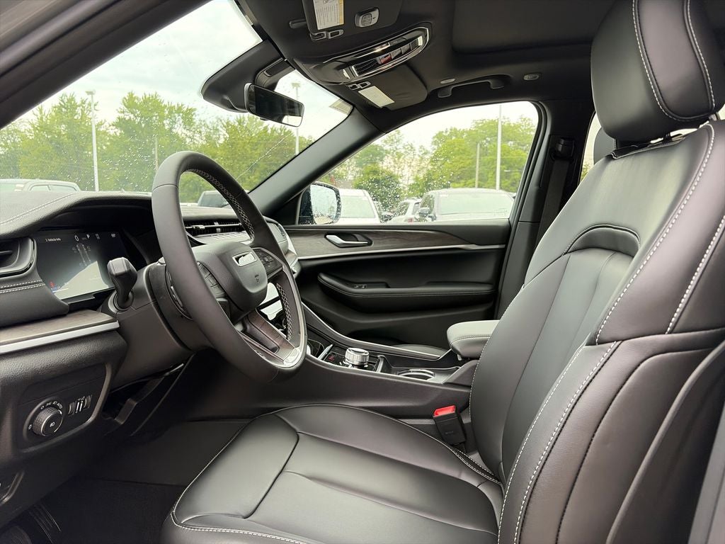 2027 Jeep Grand Cherokee Limited Reserve