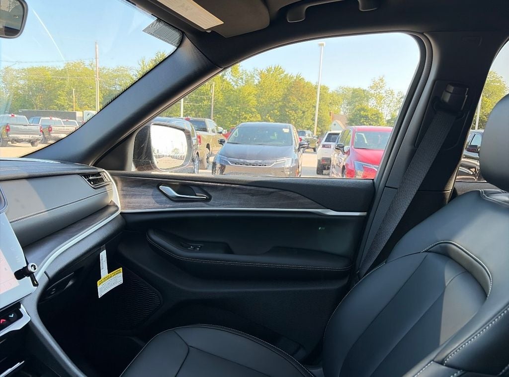 2027 Jeep Grand Cherokee Limited