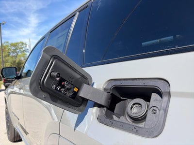 2027 Jeep Grand Cherokee Limited Reserve