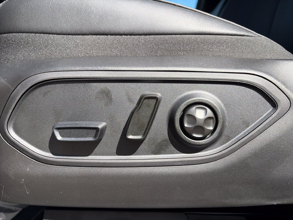 2027 Jeep Grand Cherokee Limited Reserve