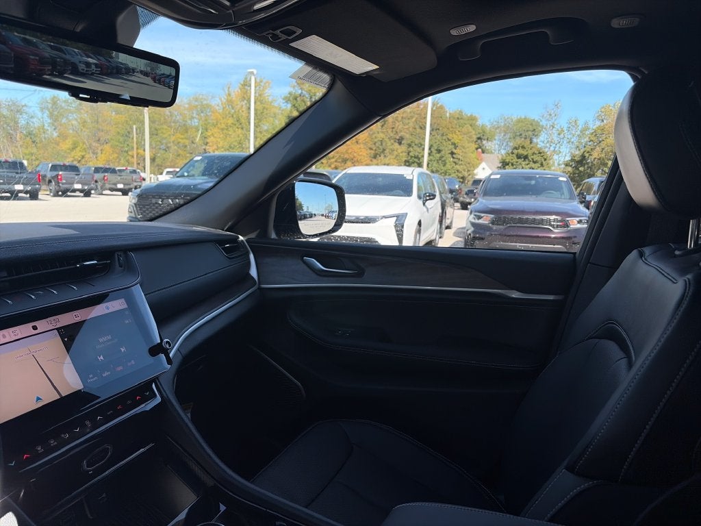 2027 Jeep Grand Cherokee Limited Reserve