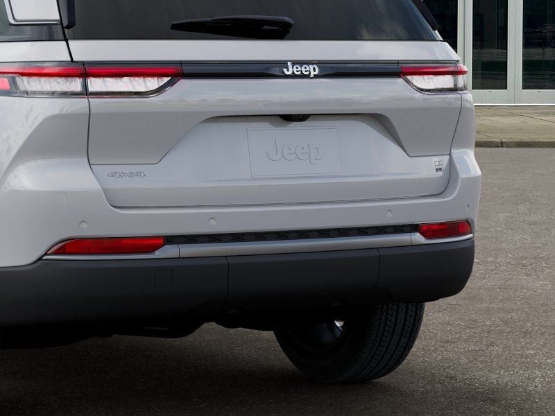 2026 Jeep Grand Cherokee Base