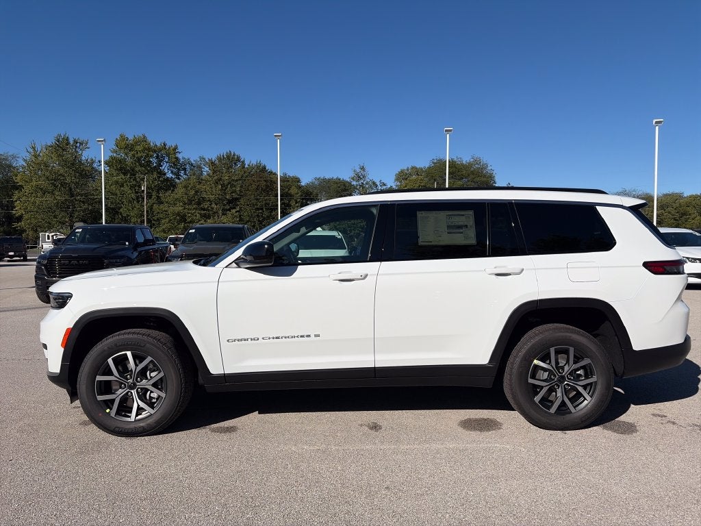2027 Jeep Grand Cherokee L Laredo