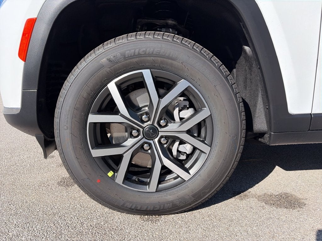 2027 Jeep Grand Cherokee L Laredo