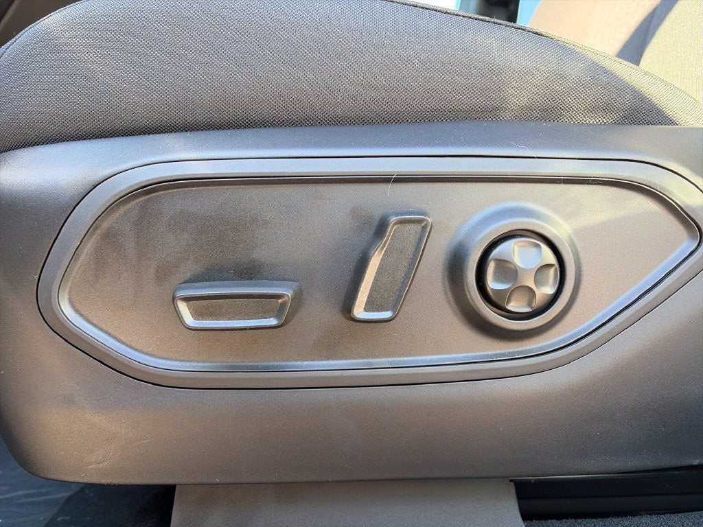 2027 Jeep Grand Cherokee L Laredo