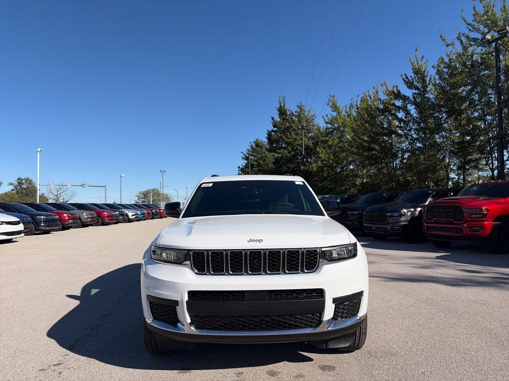 2027 Jeep Grand Cherokee L Laredo