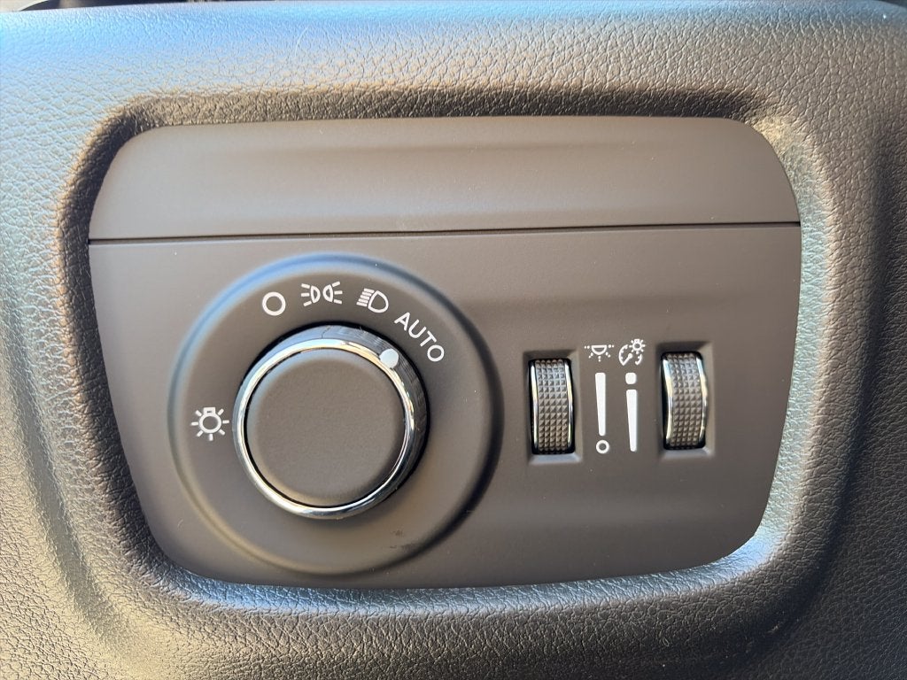 2027 Jeep Grand Cherokee L Laredo