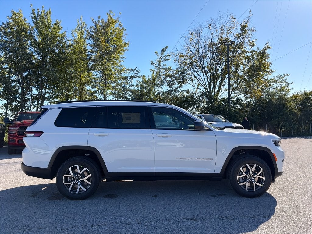 2027 Jeep Grand Cherokee L Laredo