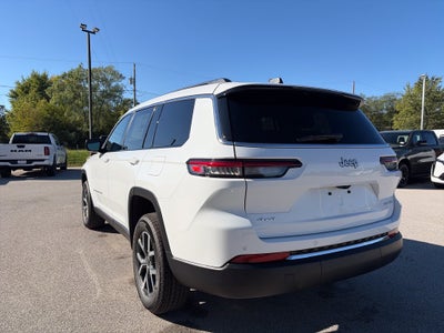 2027 Jeep Grand Cherokee L Laredo