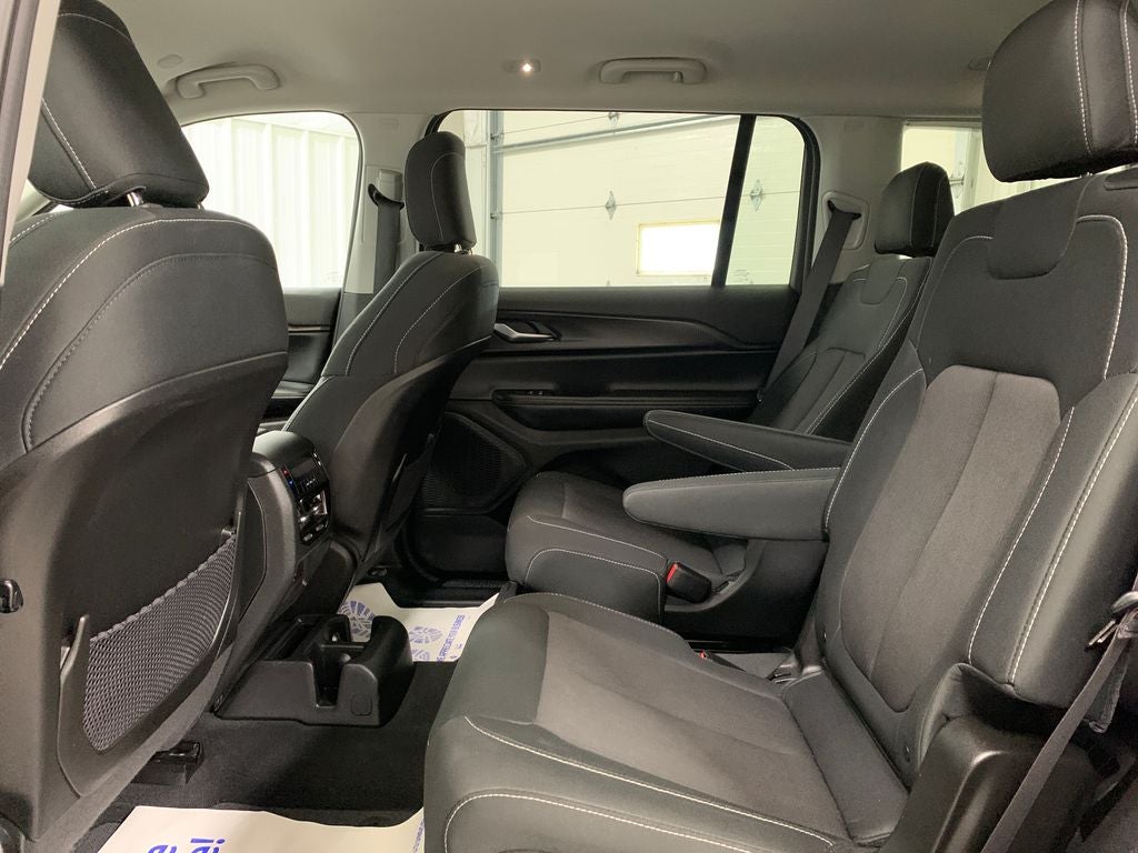 2024 Jeep Grand Cherokee L Laredo