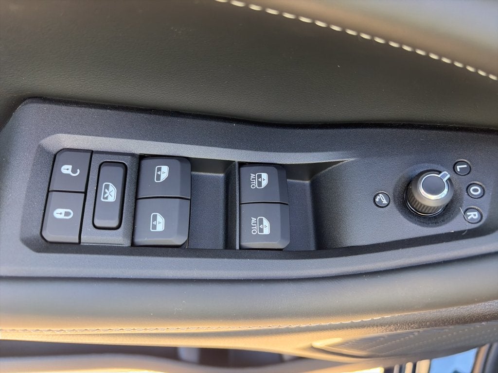 2027 Jeep Grand Cherokee L Limited Reserve