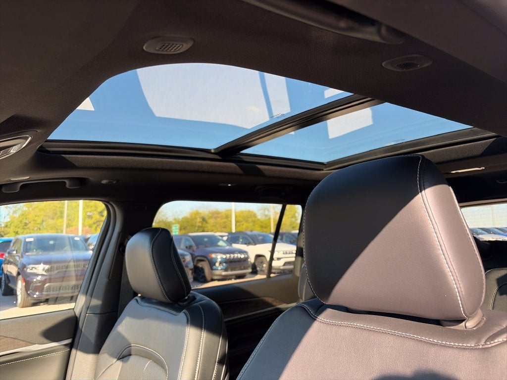 2027 Jeep Grand Cherokee L Limited Reserve