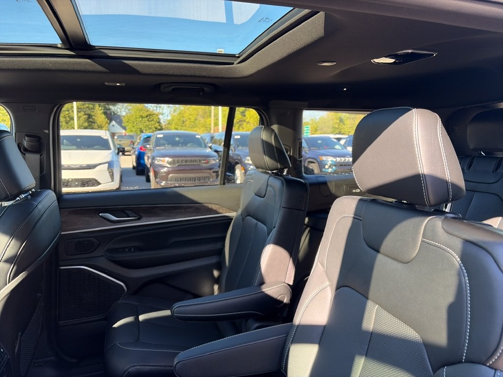 2027 Jeep Grand Cherokee L Limited Reserve