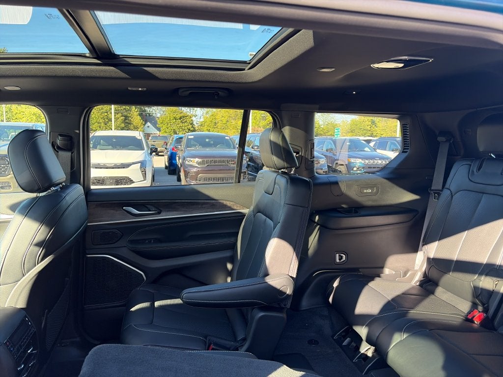 2027 Jeep Grand Cherokee L Limited Reserve