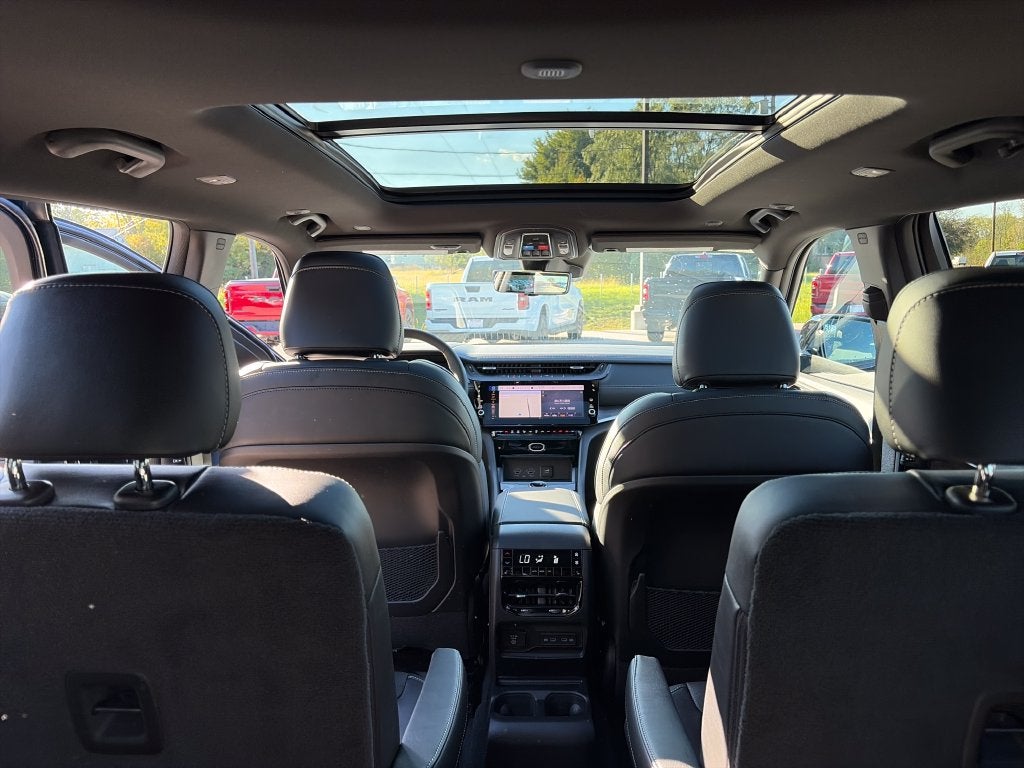 2027 Jeep Grand Cherokee L Limited Reserve
