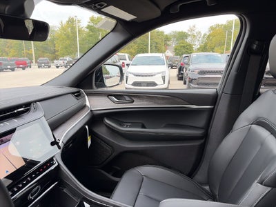 2027 Jeep Grand Cherokee L Limited
