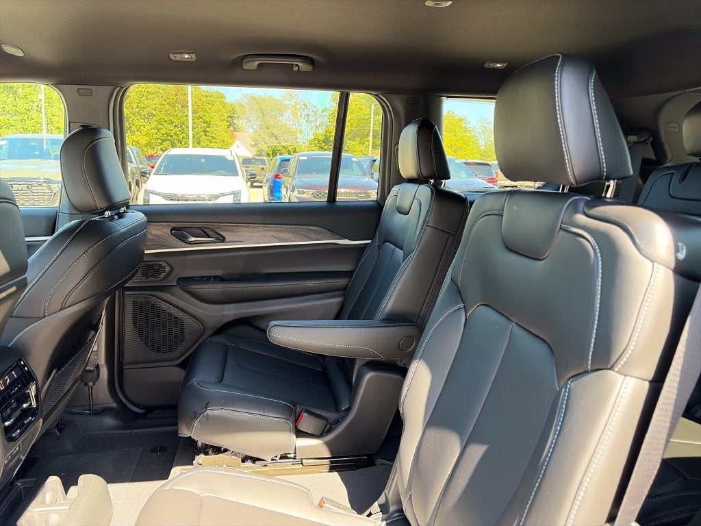 2027 Jeep Grand Cherokee L Limited
