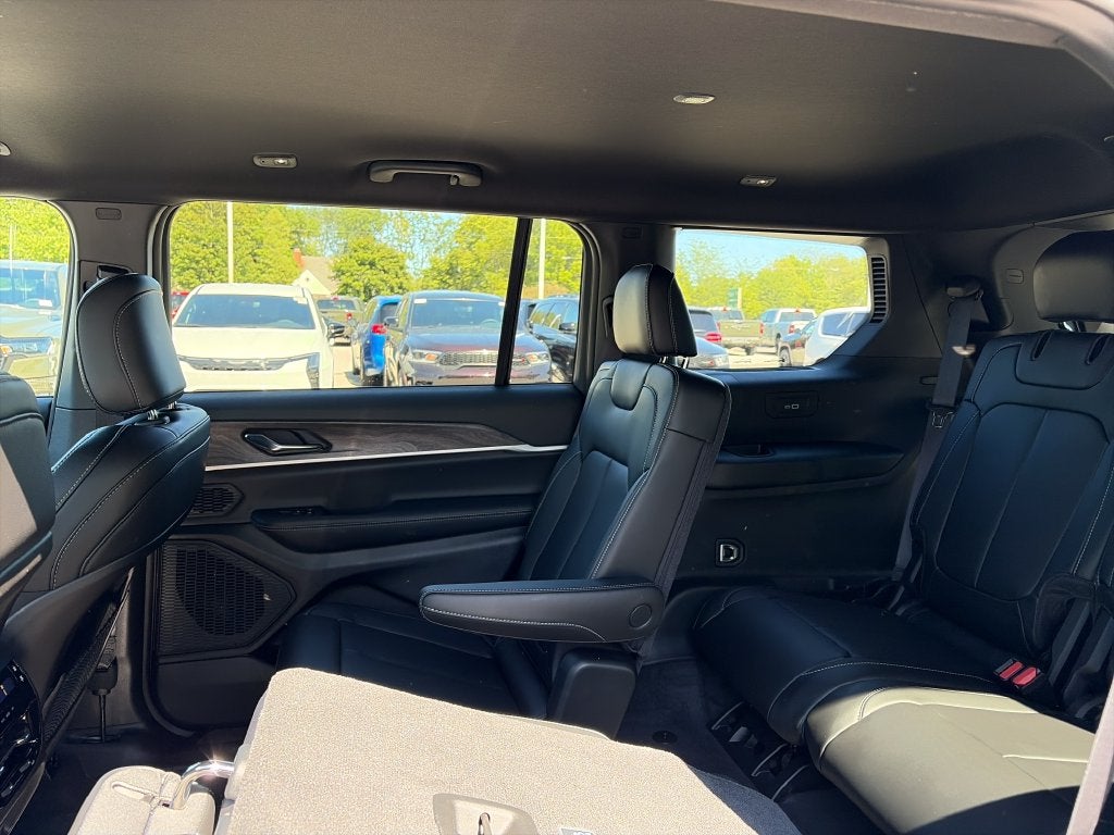 2027 Jeep Grand Cherokee L Limited